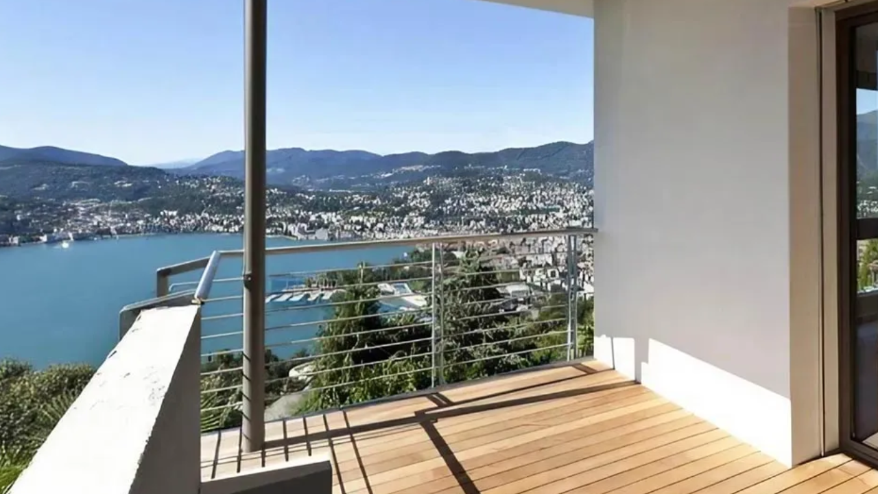 What are a Few Design Associated Factors of Glass Balustrades?